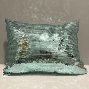 Teal sequence pillow